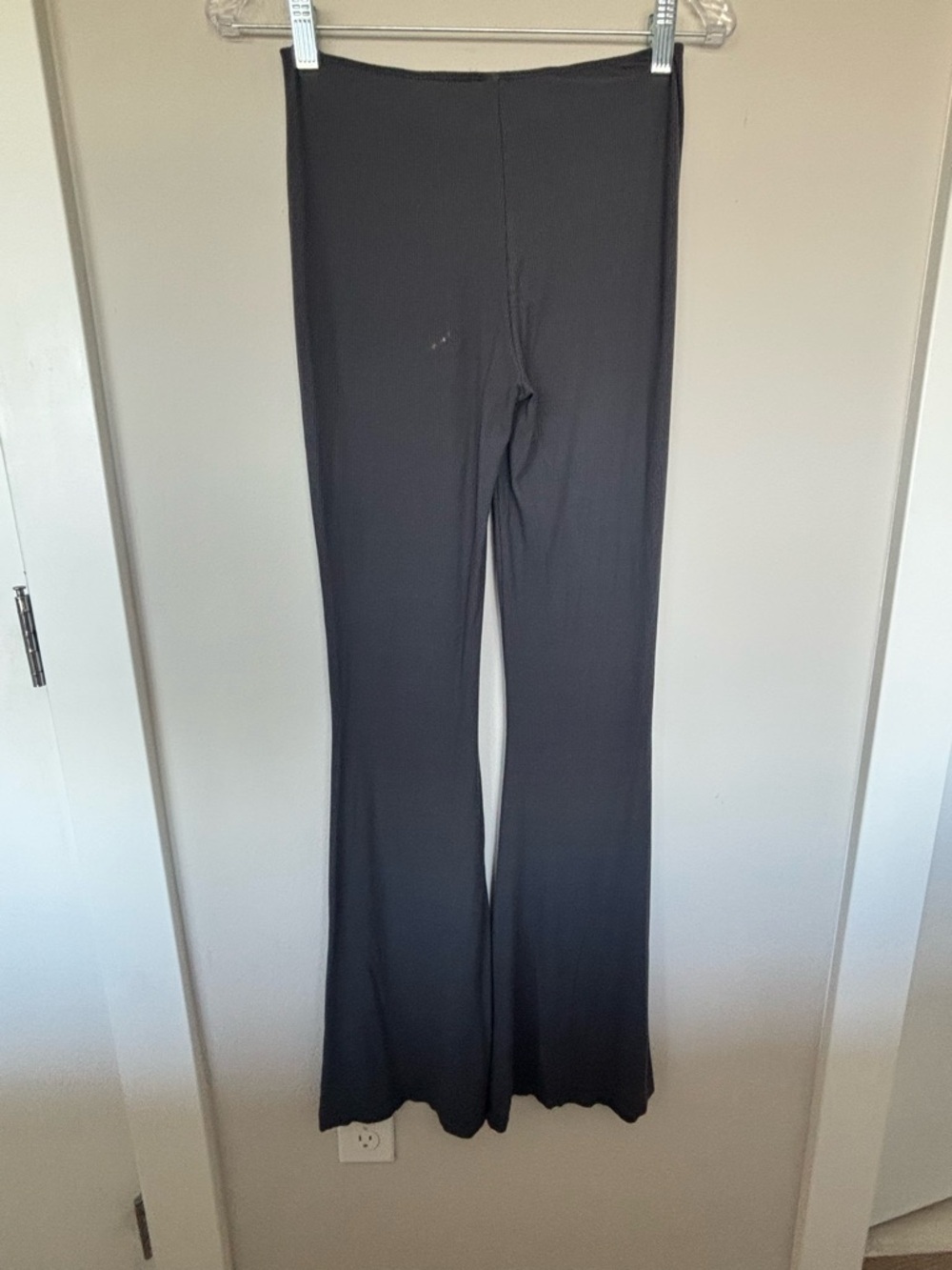 SKIMS Grey Ribbed Wide-Leg Drawstring Lounge Pants - Picture 2 of 4